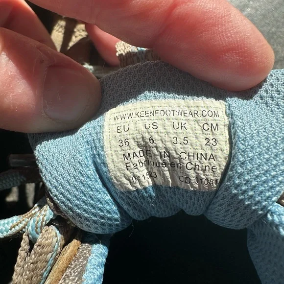 Keen hiking shoes - Picture 2 of 7